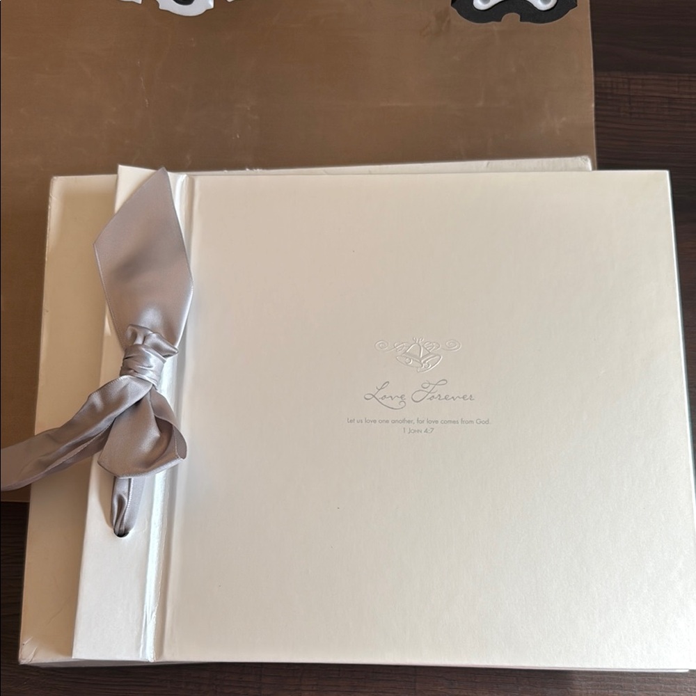 ⭐ 5 for $30 Mix & Match Items.. 
Elegant White Love Forever Album - Picture 5 of 6